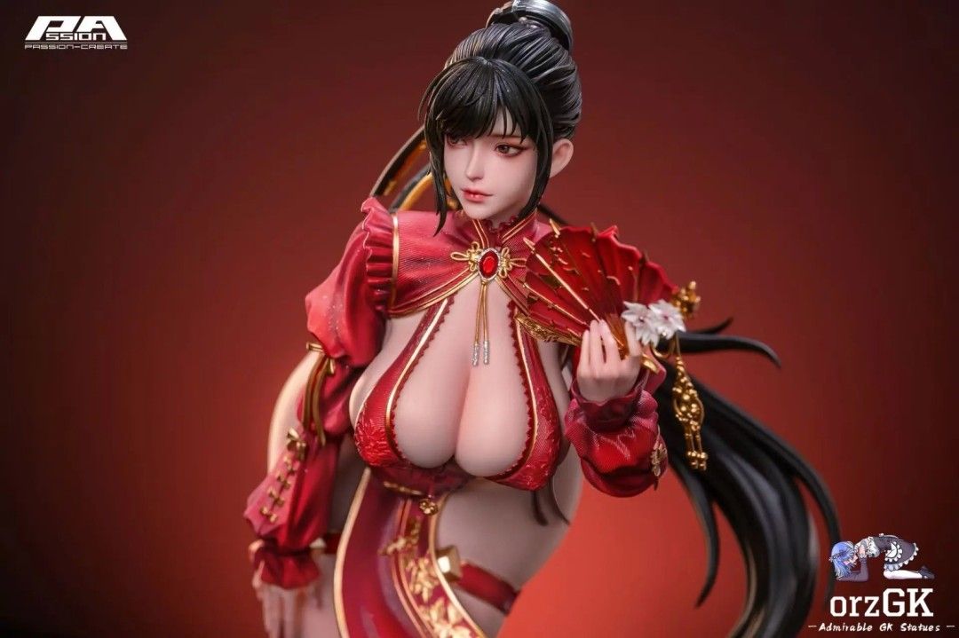 《剑星》女主惊艳雕像亮相 红袍加身曲线火辣 《剑星》女主惊艳雕像亮相 红袍加身曲线火辣