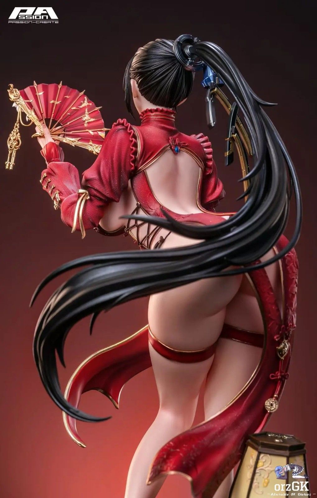 《剑星》女主惊艳雕像亮相 红袍加身曲线火辣 《剑星》女主惊艳雕像亮相 红袍加身曲线火辣