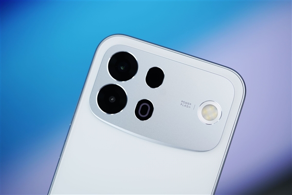 首款双金标万毫安手机!OPPO A7 Pro Max图赏 自带散热风扇、IP69防水!OPPO K15图赏